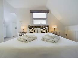 Seaside Escape Retreat in Westcliff-on-sea