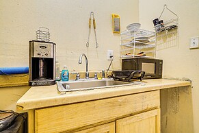 10 Mi to Franklin Mountains: Quiet Studio w/ Patio