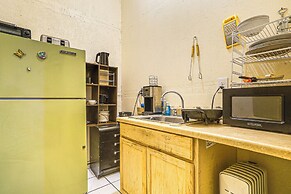 10 Mi to Franklin Mountains: Quiet Studio w/ Patio