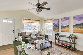 26 Mi to Bridger Bowl Ski: Home w/ Fenced Yard!