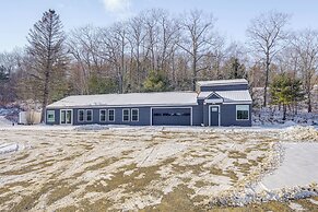 Remodeled Home w/ River Views in Frankfort!