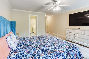 Home Theater & Yard: Family Retreat in Bessemer