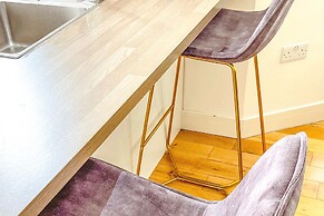 London 2-bed Apartment in Herbert Road