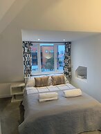 Seaside Chic Loft Apartment in Leigh-on-sea