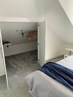 Seaside Chic Loft Apartment in Leigh-on-sea