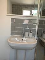 Seaside Chic Loft Apartment in Leigh-on-sea