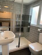 Seaside Chic Loft Apartment in Leigh-on-sea