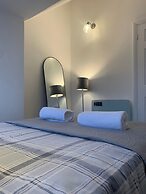 Seaside Chic Loft Apartment in Leigh-on-sea