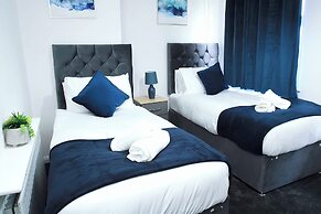 House Sleeps 5 With Garden and Parking