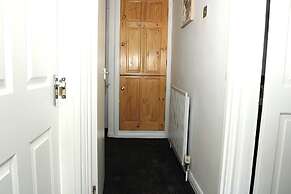 2BR House-sleeps 5-parking-contractors & Families