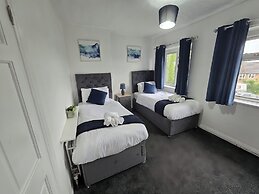 House Sleeps 5 With Garden and Parking