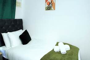 2BR House-sleeps 5-parking-contractors & Families