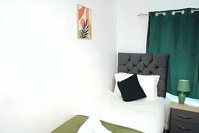 2BR House-sleeps 5-parking-contractors & Families