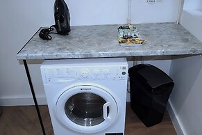 2BR House-sleeps 5-parking-contractors & Families