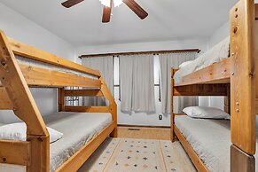 Lakefront Escape On Lake Hudson 5 Bedroom Cabin