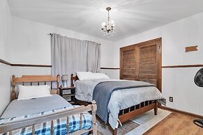 Lakefront Escape On Lake Hudson 5 Bedroom Cabin