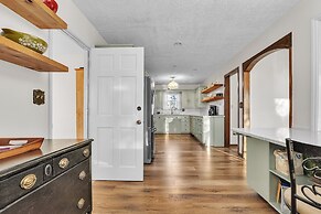 Lakefront Escape On Lake Hudson 5 Bedroom Cabin