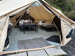 Cozy Hot Tent With Log Burner & Hot Tub Right Tent