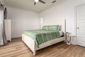 Beautiful C's - 2924 Bienville Blvd 5 Bedroom Home