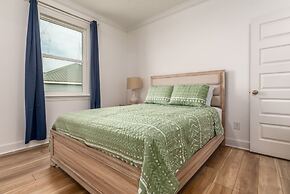 Beautiful C's - 2924 Bienville Blvd 5 Bedroom Home