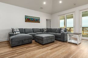 Beautiful C's - 2924 Bienville Blvd 5 Bedroom Home