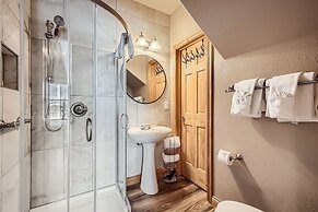 5959 Hidden River Lodge 2 Bedroom Condo