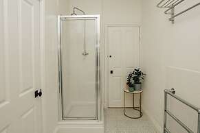 Badgemore Cottage - From 250 Per Night