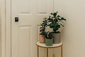 Badgemore Cottage - From 250 Per Night