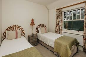 Badgemore Cottage - From 250 Per Night