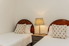 Badgemore Cottage - From 250 Per Night