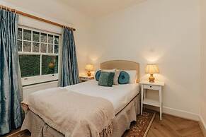 Badgemore Cottage - From 250 Per Night