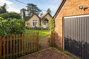 Badgemore Cottage - From 250 Per Night