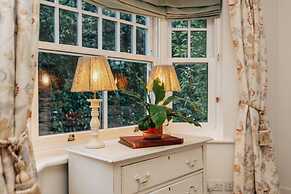 Badgemore Cottage - From 250 Per Night