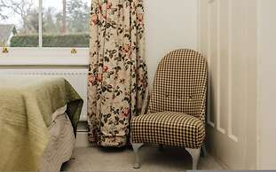 Badgemore Cottage - From 250 Per Night