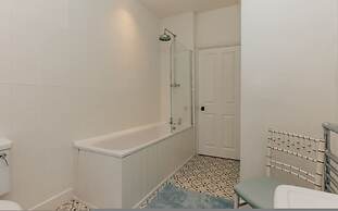 Badgemore Cottage - From 250 Per Night