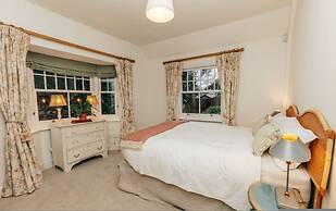 Badgemore Cottage - From 250 Per Night