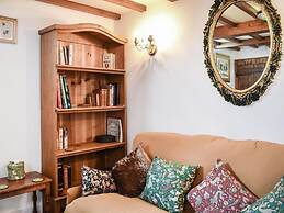 Local Pubs, Walking Routes, Cottage w Parking