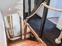 Local Pubs, Walking Routes, Cottage w Parking