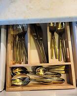 Local Pubs, Walking Routes, Cottage w Parking