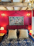 Local Pubs, Walking Routes, Cottage w Parking