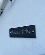 Local Pubs, Walking Routes, Cottage w Parking