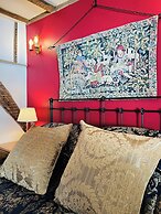 Local Pubs, Walking Routes, Cottage w Parking