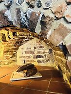 Local Pubs, Walking Routes, Cottage w Parking