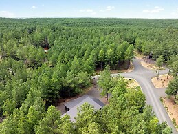 Whispering Retreat Sleeps 4