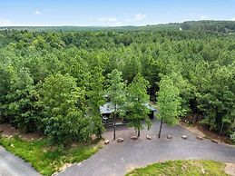 Whispering Retreat Sleeps 4
