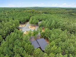 Whispering Retreat Sleeps 4