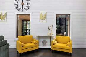 Whispering Retreat Sleeps 4