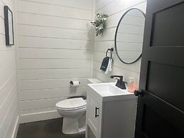 Whispering Retreat Sleeps 4