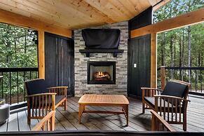 Whispering Retreat Sleeps 4