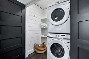 Whispering Retreat Sleeps 4